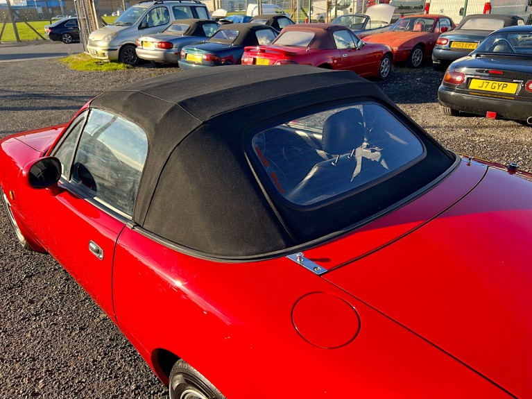 1994 Mazda MX-5 Mk1 1.8 (UK spec)