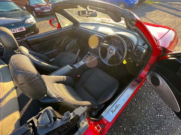 1994 Mazda MX-5 Mk1 1.8 (UK spec)