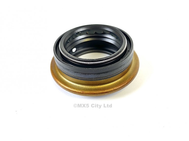 Gearbox rear oil seal