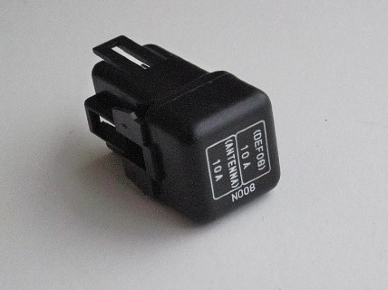 Heated rear window fuse block MK1